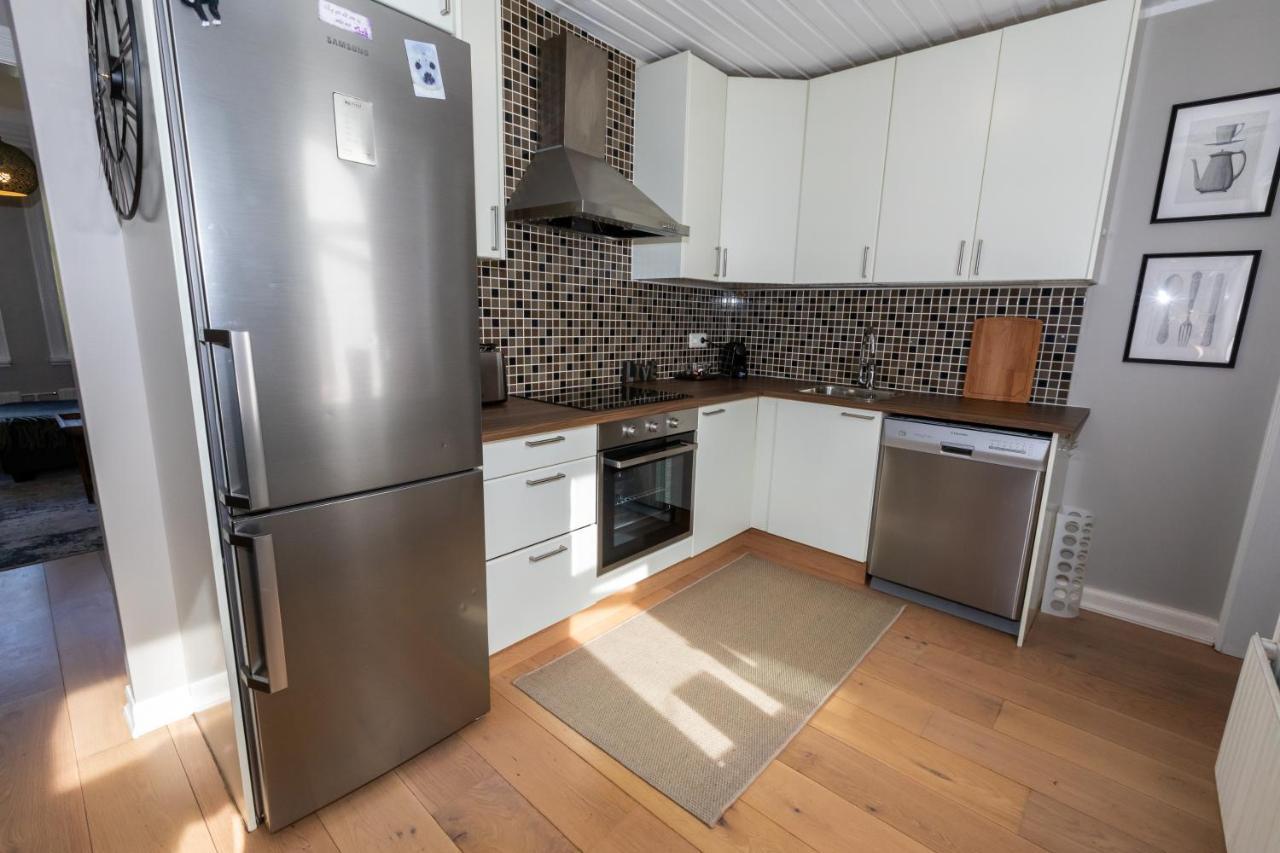 Lovely 2-Bedroom Apartment In Акурейрі Екстер'єр фото