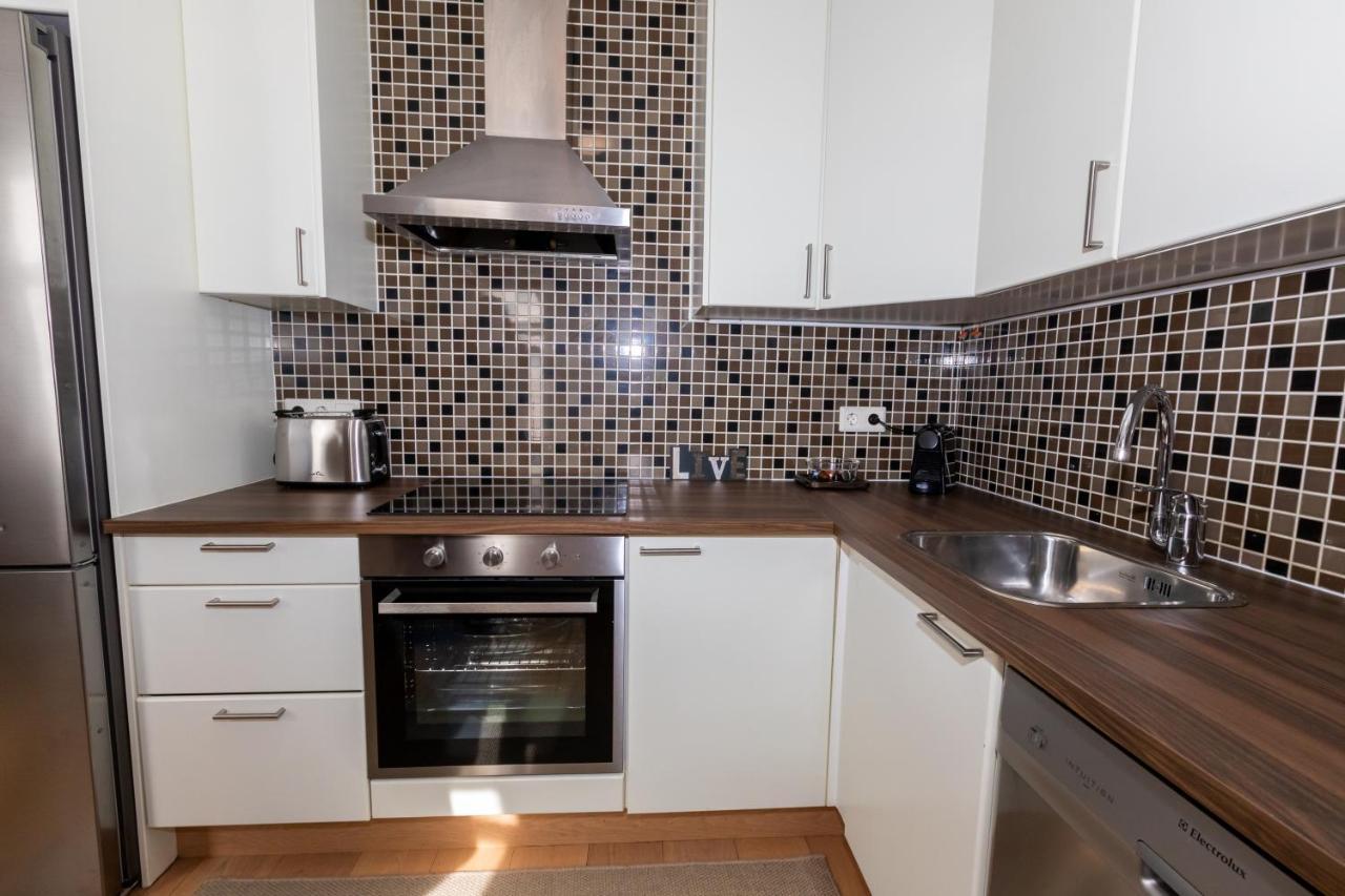 Lovely 2-Bedroom Apartment In Акурейрі Екстер'єр фото