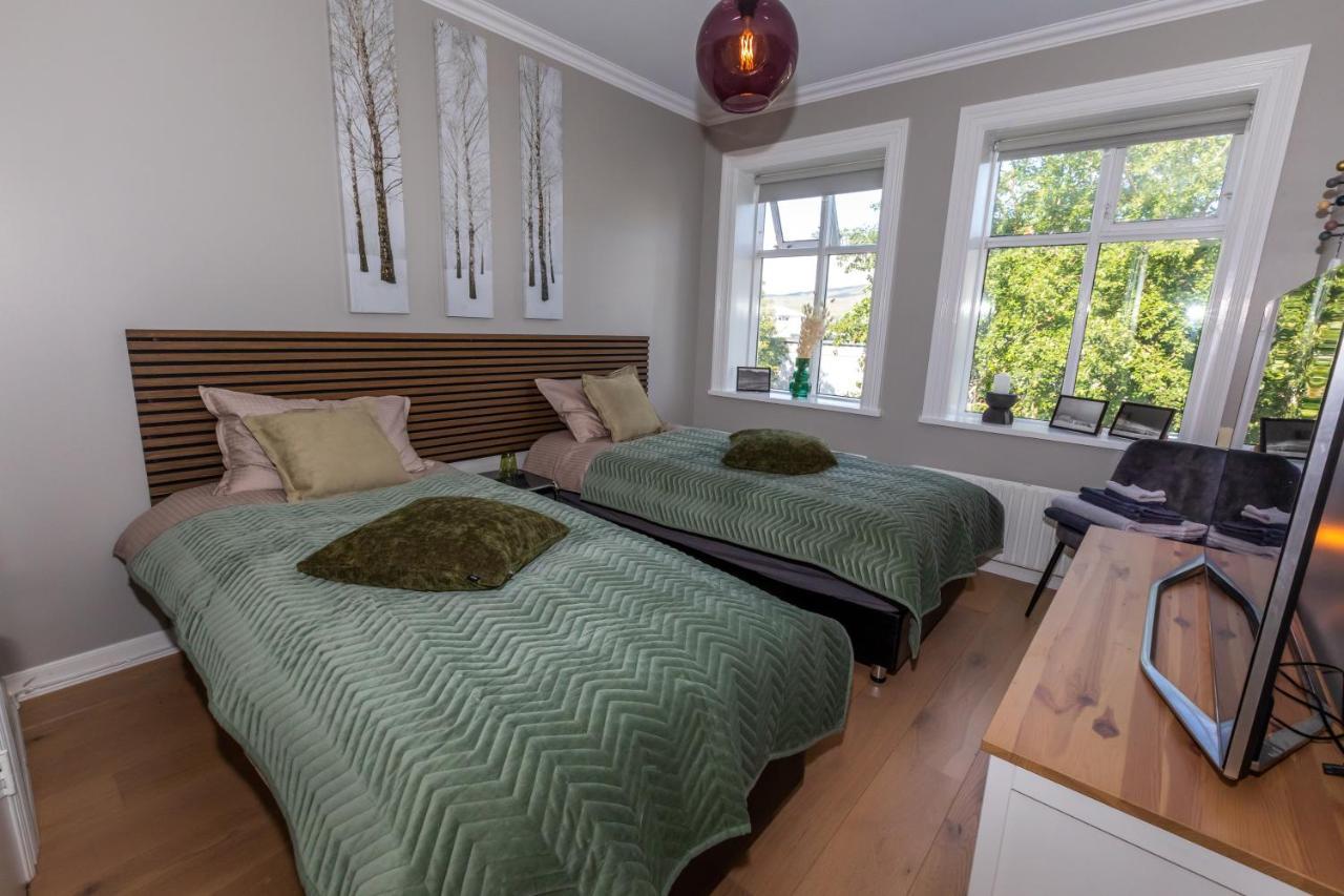 Lovely 2-Bedroom Apartment In Акурейрі Екстер'єр фото